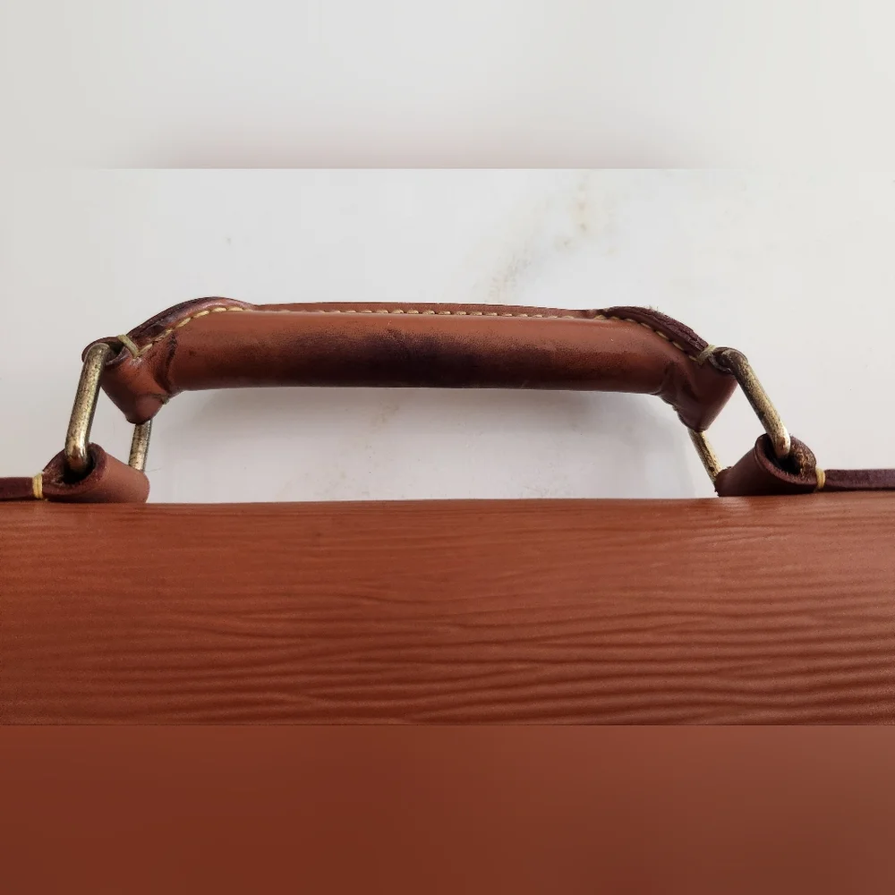 LV Serviette Conseiller Epi Briefcase.Excellent Condition..Minor Callouts! - Picture 10 of 16